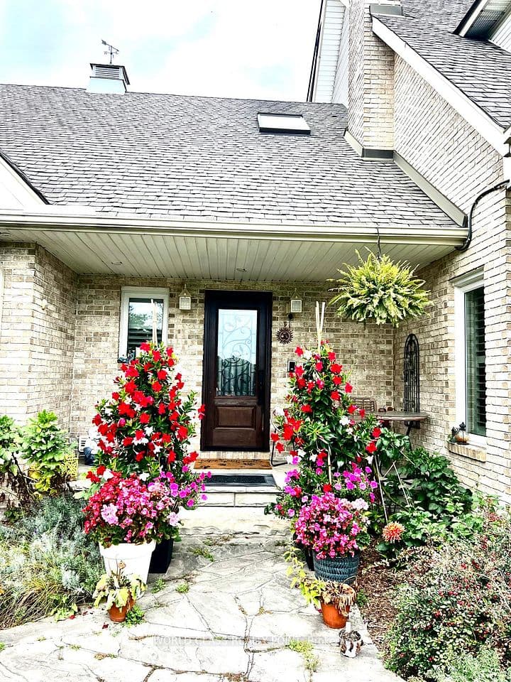 155 Meadowland Crescent, Milton, ON L0P 0A1 – photo 2