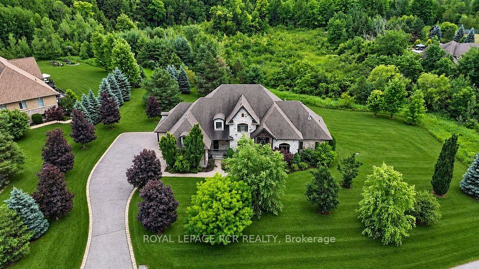 7 Proctor Avenue, Caledon, ON L7E 4E7 – main photo