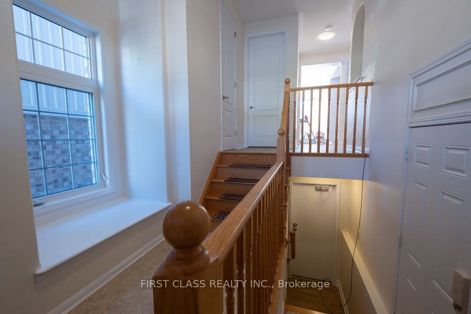 518 Wettlaufer Terrace, Milton, ON L9T 8K9 – photo 2