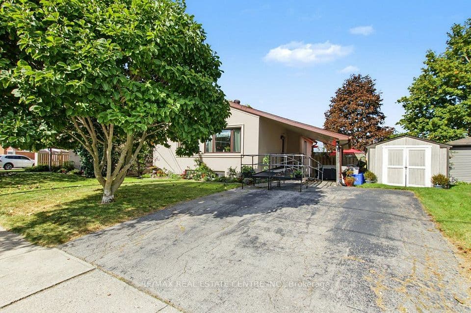 15 Norton Crescent, Halton Hills, ON L7P 1G9 – main photo