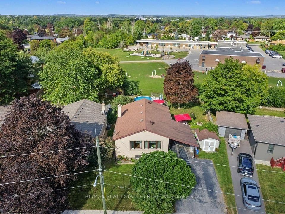 15 Norton Crescent, Halton Hills, ON L7P 1G9 – photo 2