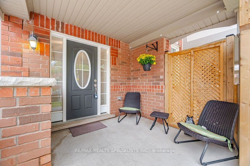 220 Mortimer Crescent, Milton, ON L9T 8N8 – photo 2