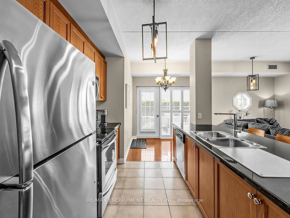 1379 COSTIGAN Road 103, Milton, ON L9T 2K6 – photo 3