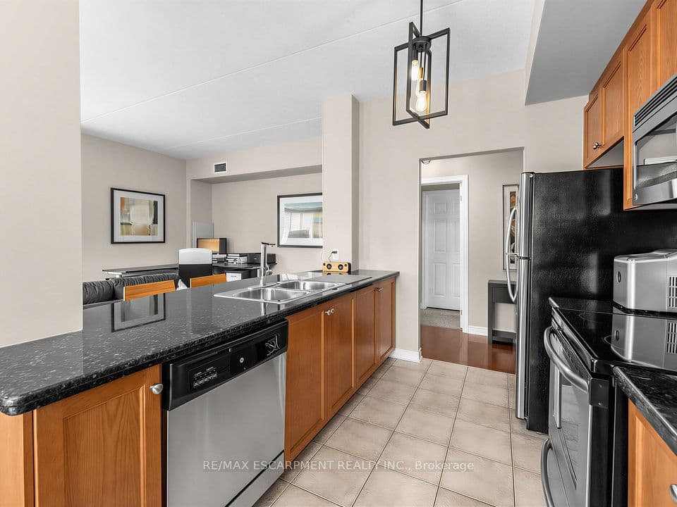 1379 COSTIGAN Road 103, Milton, ON L9T 2K6 – photo 2