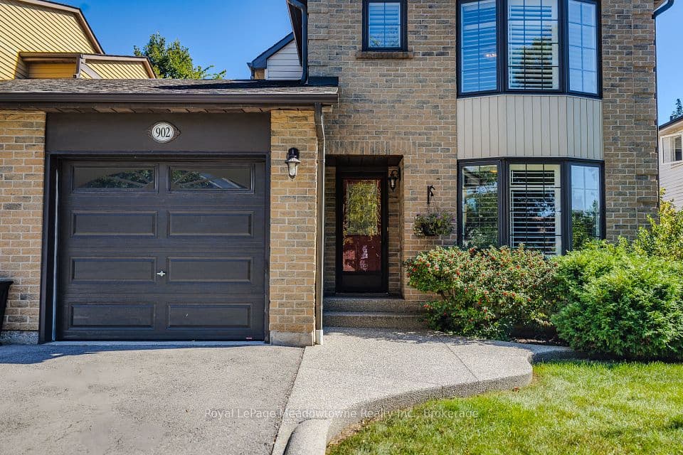 902 Laurier Avenue, Milton, ON L9T 4H6 – photo 3
