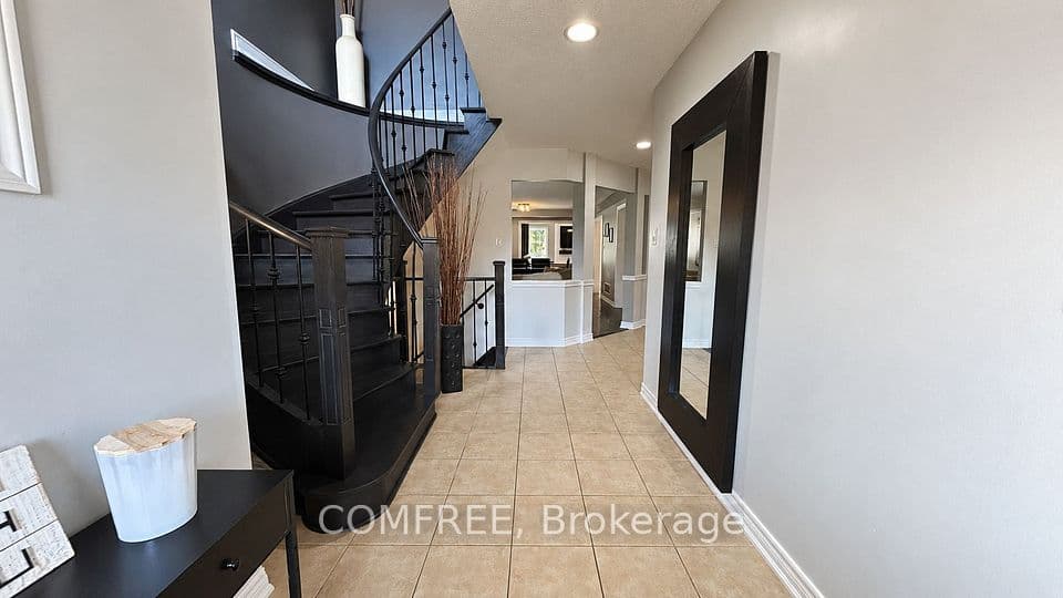 241 Acton Boulevard, Halton Hills, ON L7J 2Y4 – photo 3