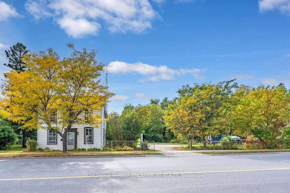76 Main Street N, Halton Hills, ON L7J 1W2 – photo 2