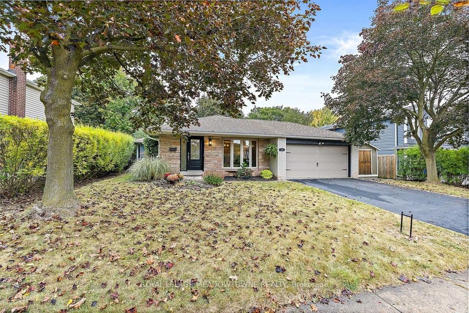 33 Fagan Drive, Halton Hills, ON L7G 4P4 – main photo