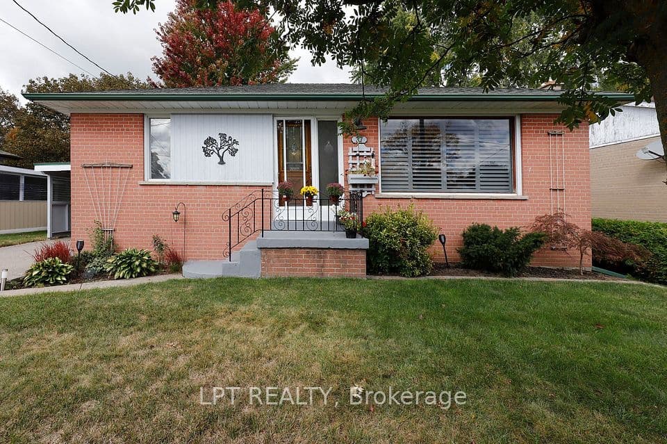 37 McGilvray Crescent W, Halton Hills, ON L7G 1L7 – photo 3