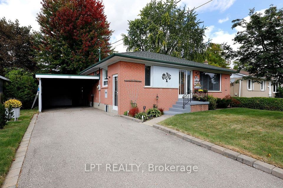 37 McGilvray Crescent W, Halton Hills, ON L7G 1L7 – photo 2