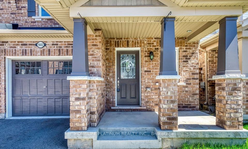 1682 Copeland Circle, Milton, ON L9T 8X8 – photo 2