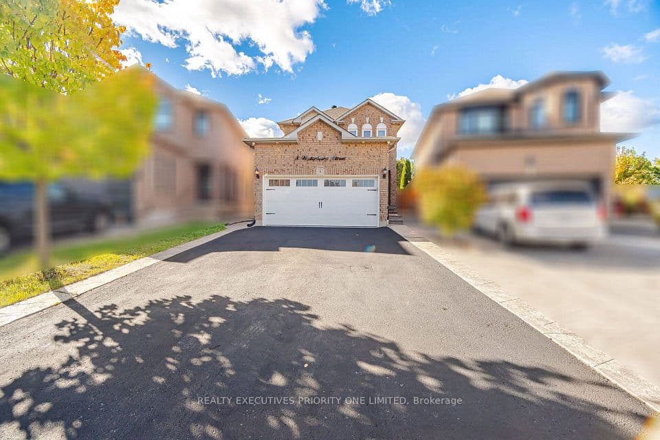 8 Waterbury Street, Caledon, ON L7E 1X2 – main photo