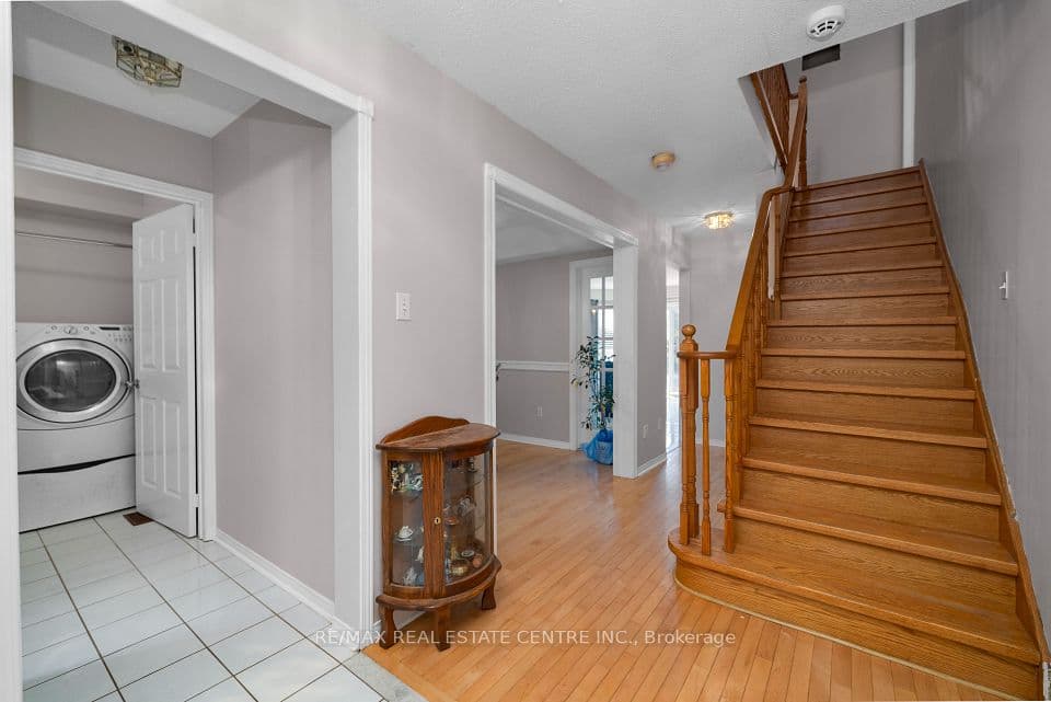 39 Killaloe Crescent, Halton Hills, ON L7G 5N2 – photo 2