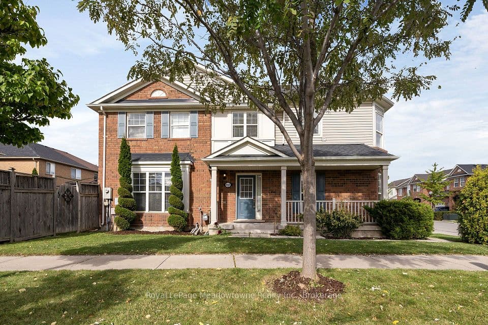 802 Stark Circle, Milton, ON L9T 6Y7 – main photo