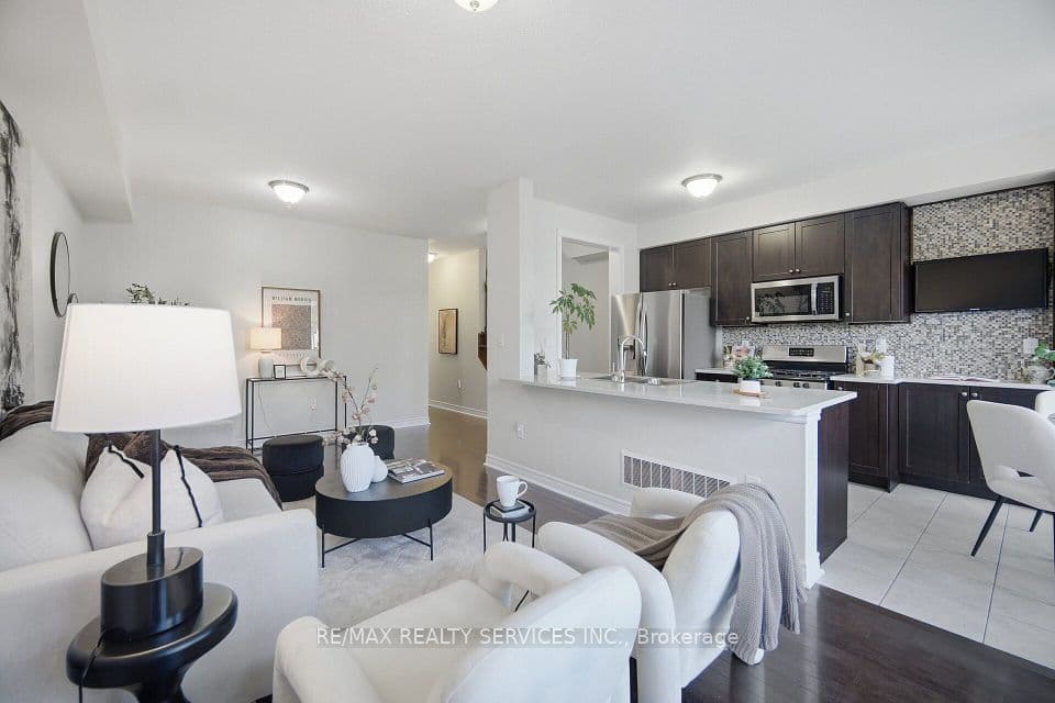 9 Aspenview Avenue, Caledon, ON L7C 3P9 – photo 2