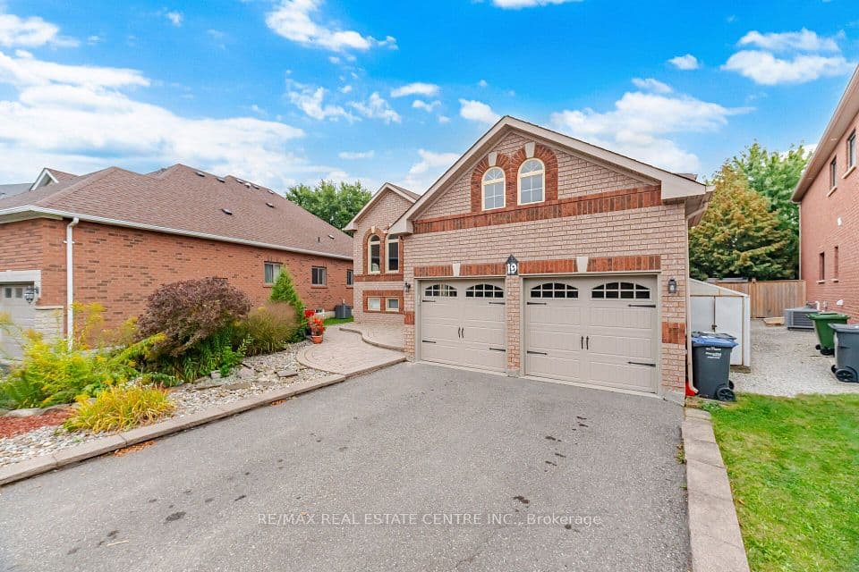 19 Amberdale Court, Caledon, ON L7C 1C4 – photo 2