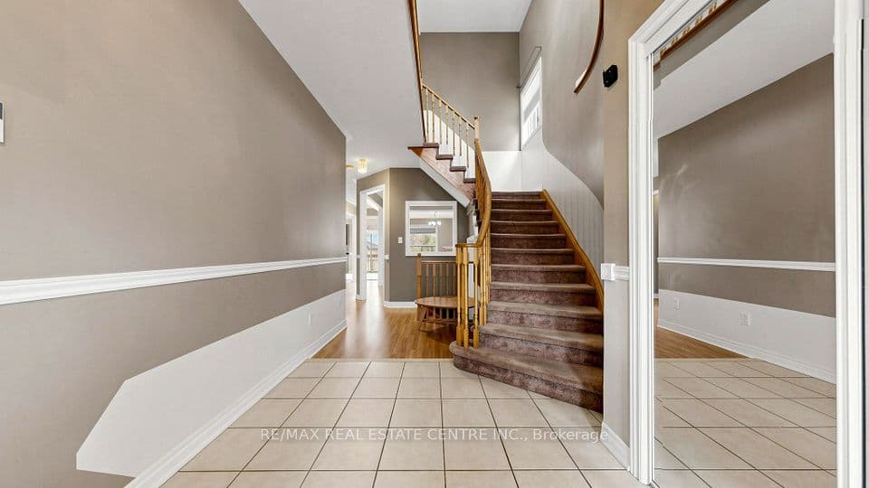 169 COOKE Crescent, Milton, ON L9T 6E5 – photo 2