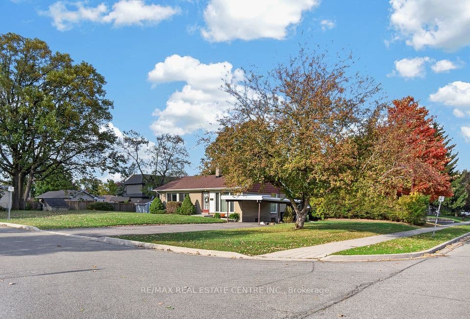 226 Elmwood Crescent, Milton, ON L9T 1C4 – photo 3