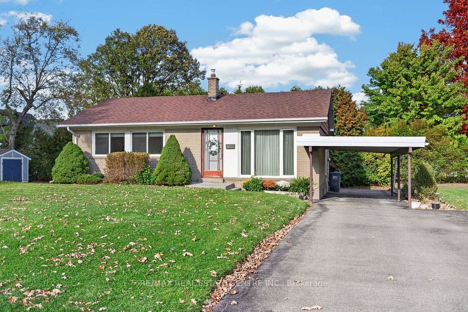 226 Elmwood Crescent, Milton, ON L9T 1C4 – main photo