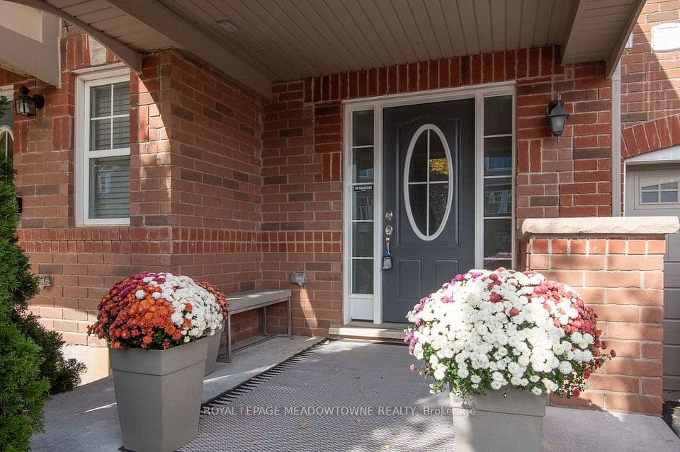 219 Septimus Heights, Milton, ON L9T 8N7 – photo 3