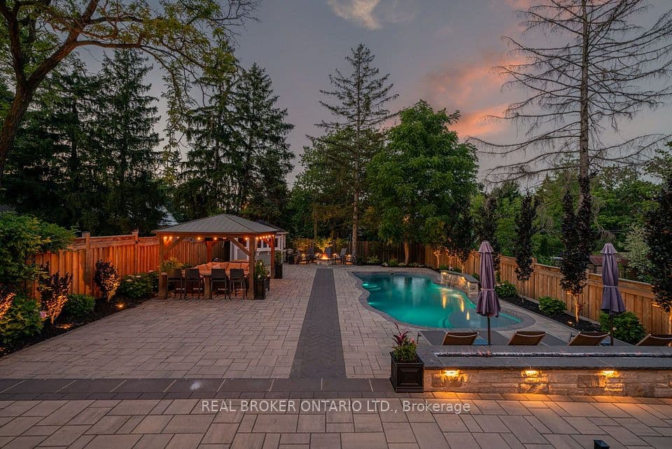 301 Martin Street, Milton, ON L9T 2R7 – photo 3