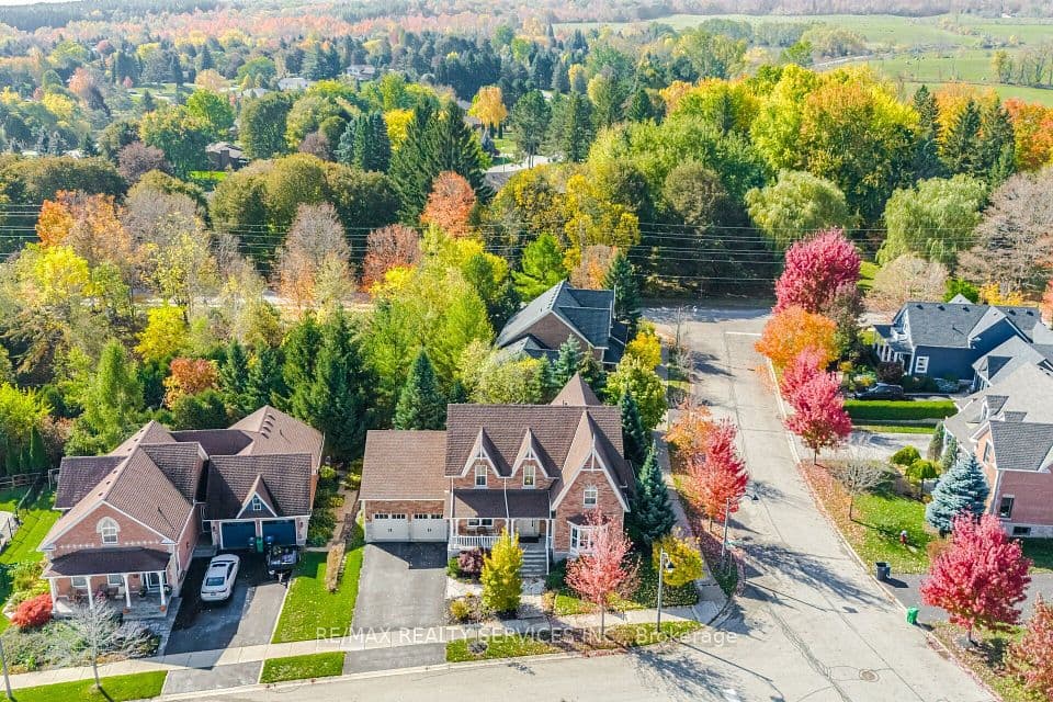76 North Riverdale Drive, Caledon, ON L7C 1L1 – main photo