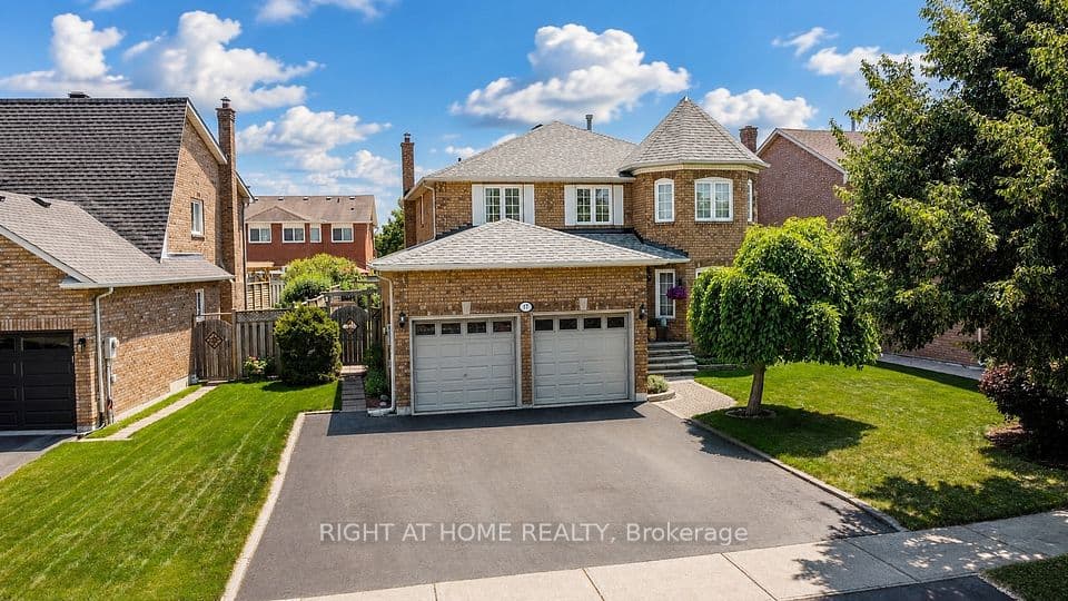 17 Eaton Street, Halton Hills, ON L7G 5L4 – main photo