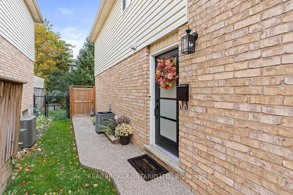 56 Danville Avenue, Halton Hills, ON L7J 2W2 – photo 2