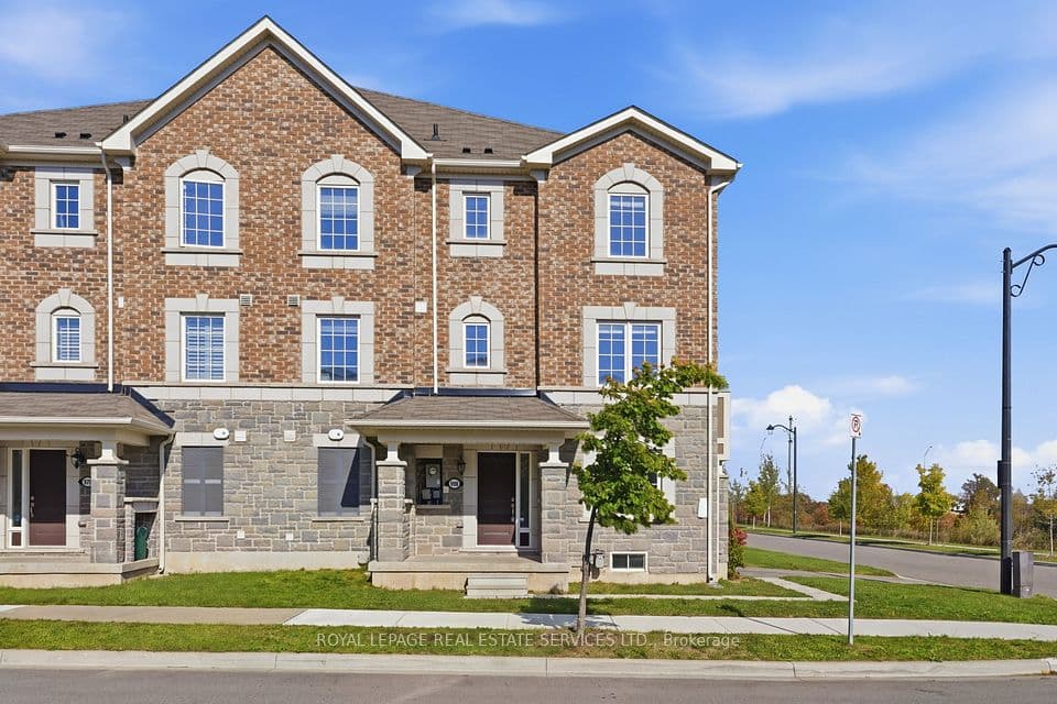 998 Balsam Court, Milton, ON L9E 1R5 – photo 3