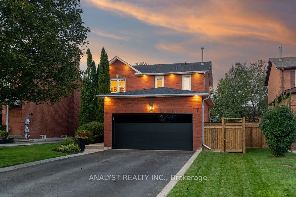 7 Compton Court, Caledon, ON L7E 1L4 – main photo