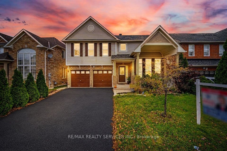 881 Lancaster Boulevard, Milton, ON L9T 6A4 – main photo