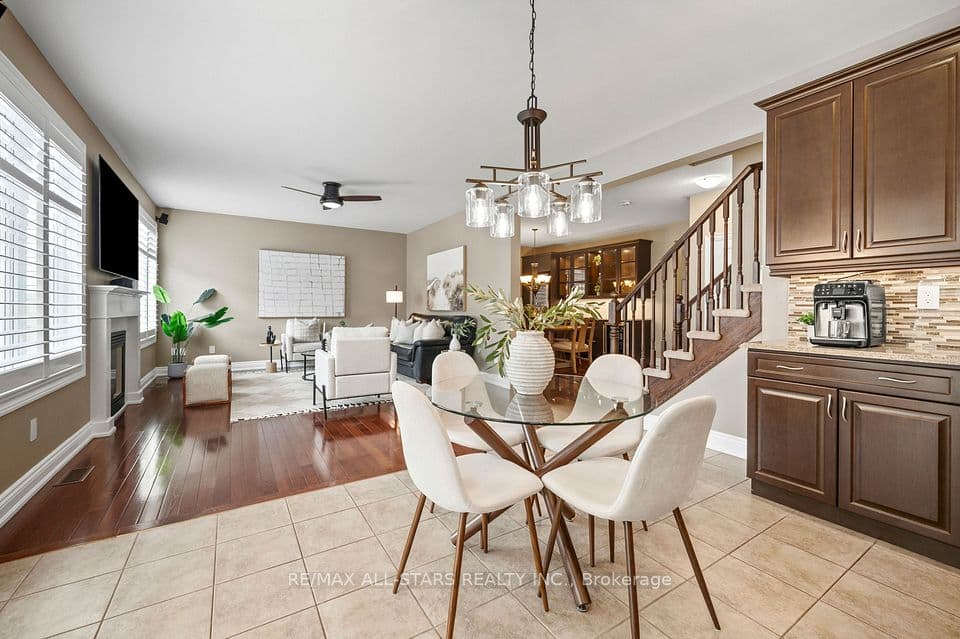 331 Inman Heights, Milton, ON L9T 7M8 – photo 2
