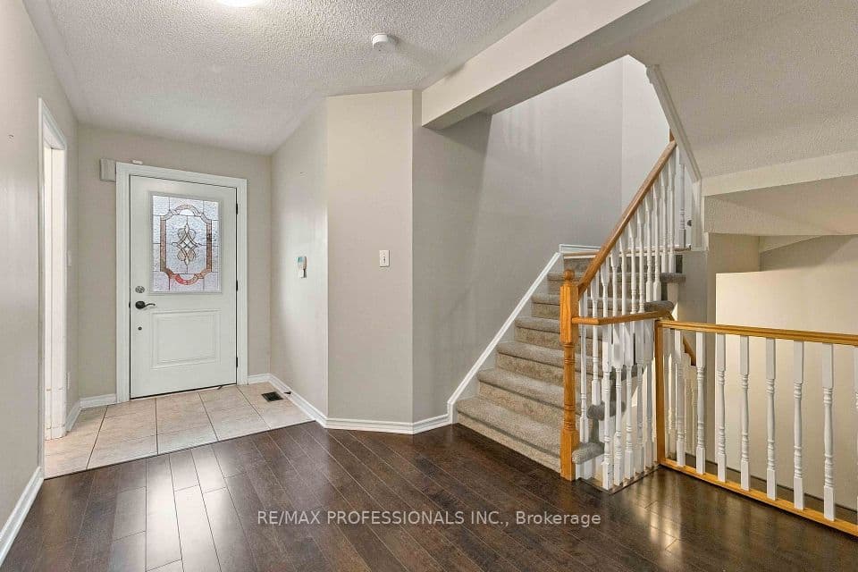 34 Jolley Court, Caledon, ON L7E 1W4 – photo 3