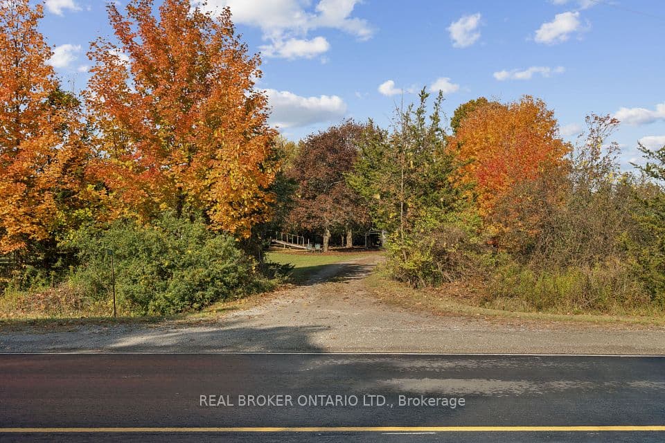 5649 25 Side Road, Milton, ON L7J 2L7 – main photo