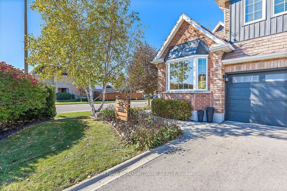 82 Eaton Street, Halton Hills, ON L7G 5T2 – photo 3
