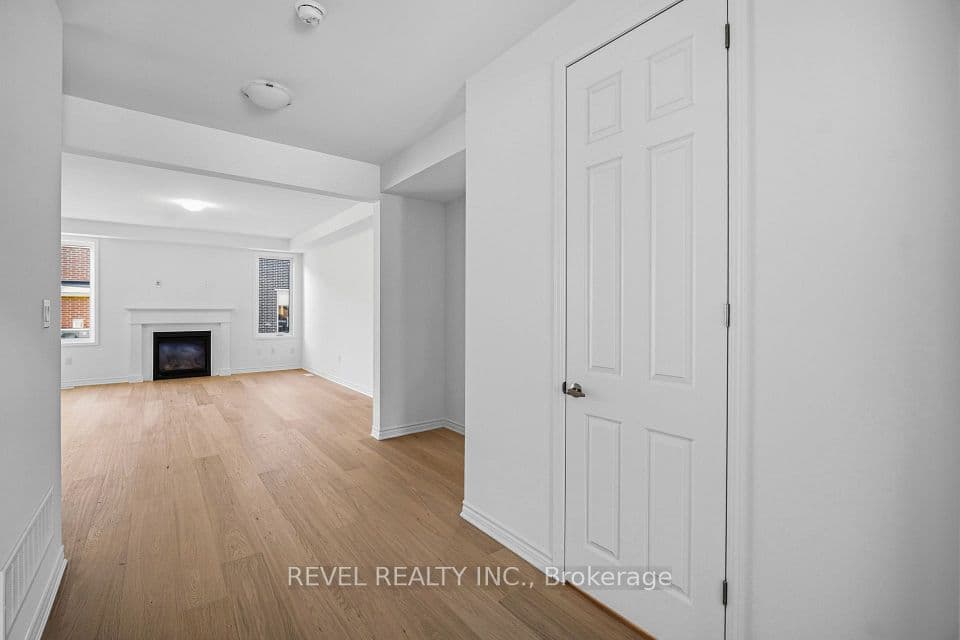 1509 Zilio Terrace, Milton, ON L9E 2H8 – photo 2